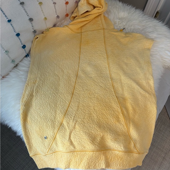 Lululemon Sleeveless Hoodie Soft Yellow Textured Terry Size 12 - Picture 4 of 4